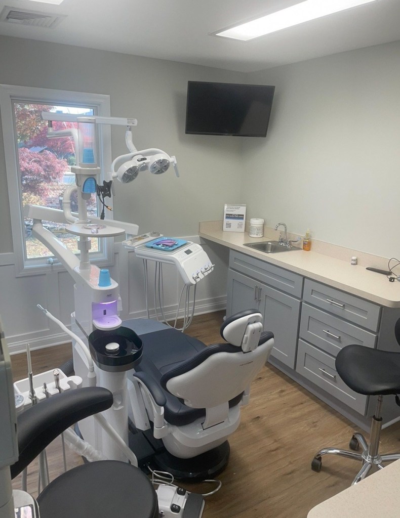 Treatment chair and room